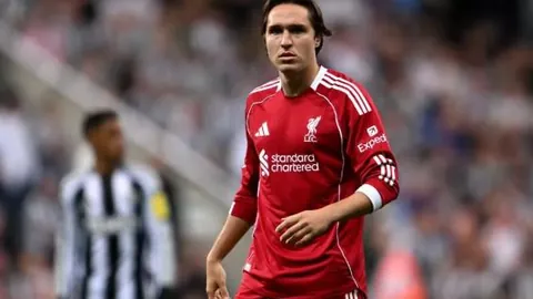 上海海港与申花第7轮交锋1-1握手言和，朱建荣建功，颜骏凌神扑，恩迪亚耶点球救主